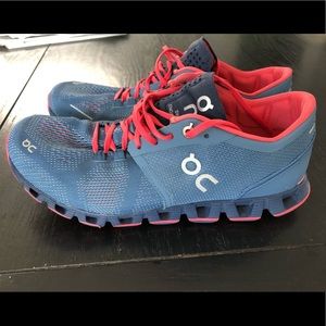 On Cloud X Women’s running shoe size 7